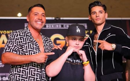 Oscar De La Hoya is a father to six kids.